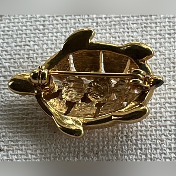 Vintage Gold-Tone Turtle Brooch Pin 🐢✨ - Picture 2 of 3